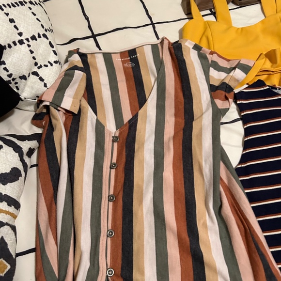 Tops - Picture 2 of 4